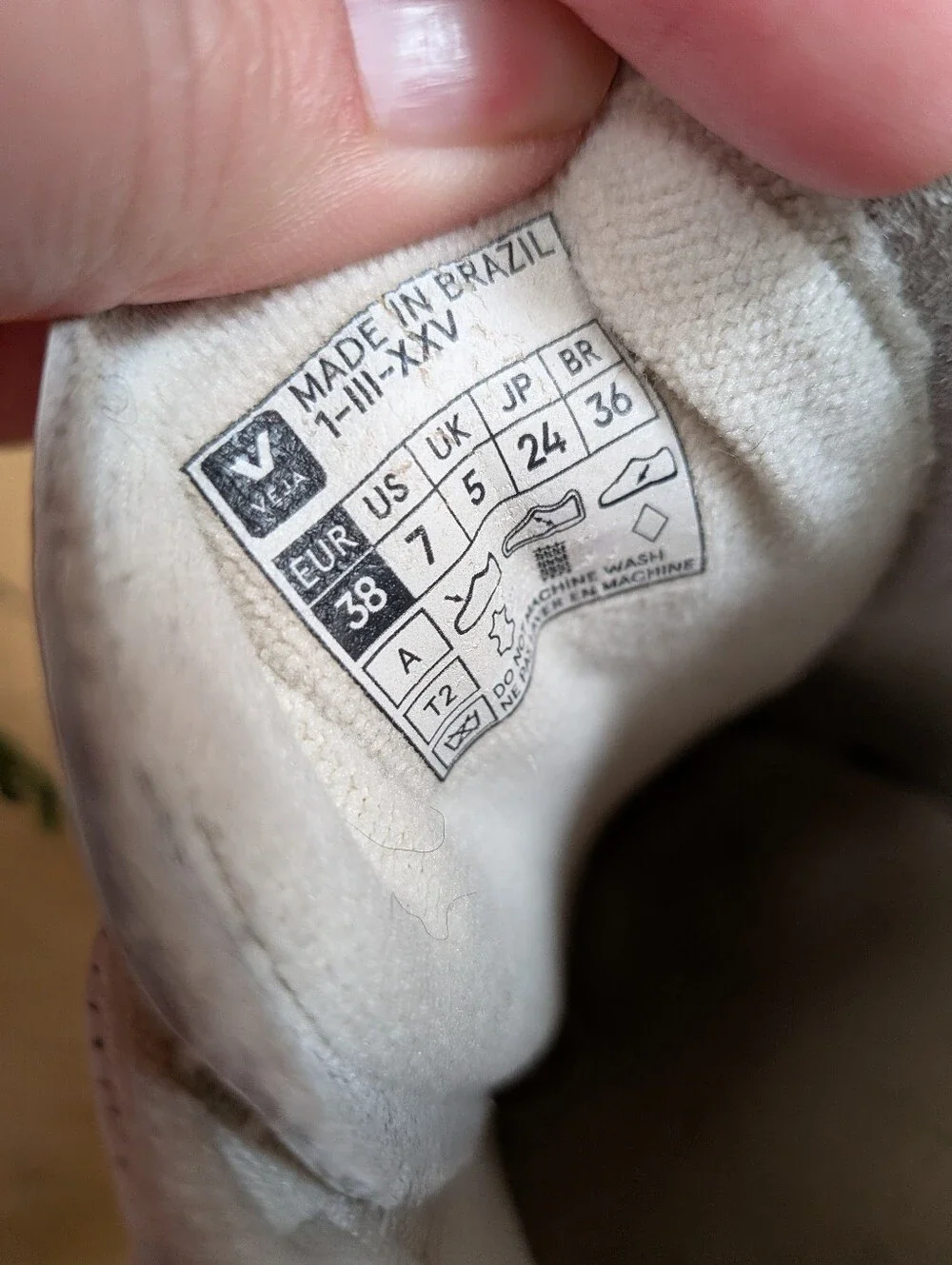 VEJA Extra White Platine Recife Logo Leather Rose Gold Sneakers Size 7